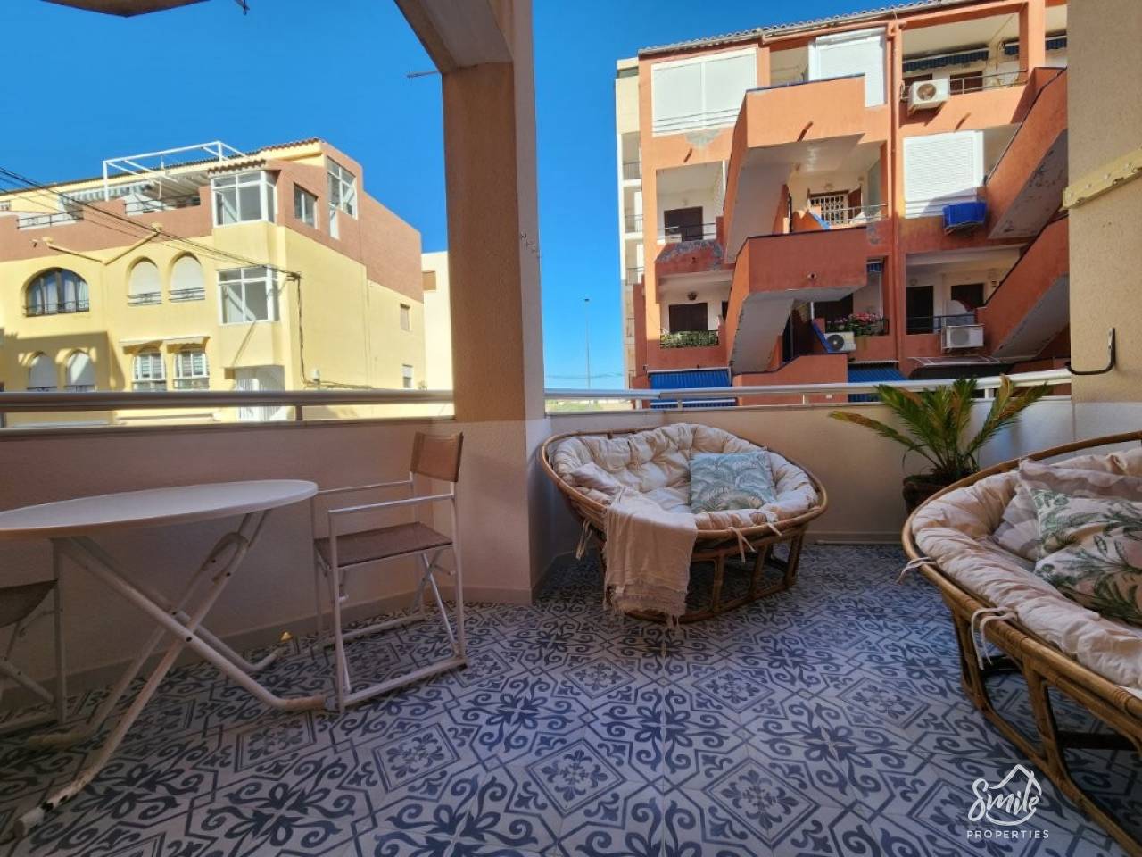 Apartment - Resale - La Mata - 1243